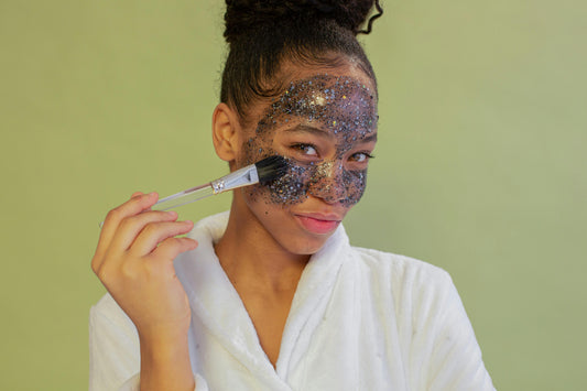How do i apply Tretinoin?